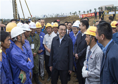 2015年，国务院总理李克强视察位于海南的中天建设集团第七建设公司项目部